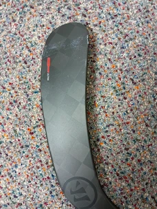 Bazár -  Kompozitová hokejka Warrior Novium 2 Pro Senior  W03 Backstrom ľavá ruka dole  flex 85