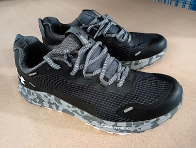 Bazár -  Pánska bežecká obuv Under Armour Charged Bandit Storm TR 2 SP-BLK  EUR 44,5