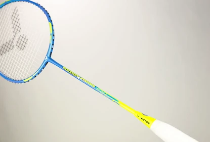Bedmintonová raketa Victor Thruster K70