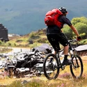 Cyklistický batoh Osprey Escapist 18 červený 2017