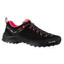 Dámska outdoorová obuv Salewa  WILDFIRE LEATHER Black/Fluo Coral
