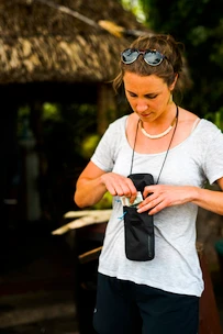 Peňaženka Life venture  Waterproof Body Wallet Chest