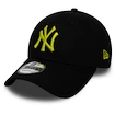 Šiltovka New Era 9Forty League Essential MLB New York Yankees Black/Cyber Green