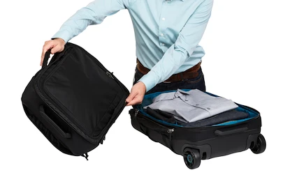 Športová taška Thule Subterra Wheeled Duffel 55cm/22" - Black
