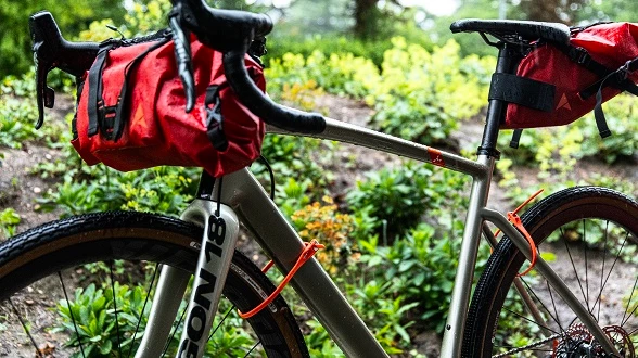 uťahovací pásik na bicykel Hiplok Z Lok na nosiči