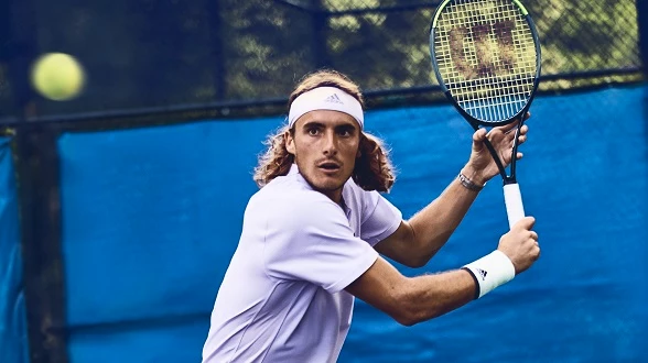 Stefanos Tsitsipas a nové oblečenie adidas