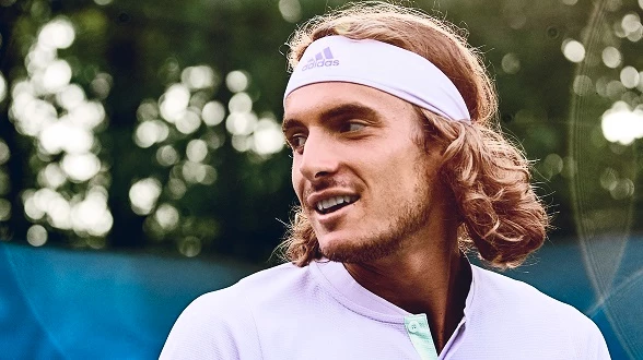 Stefanos Tsitsipas a nové oblečenie adidas