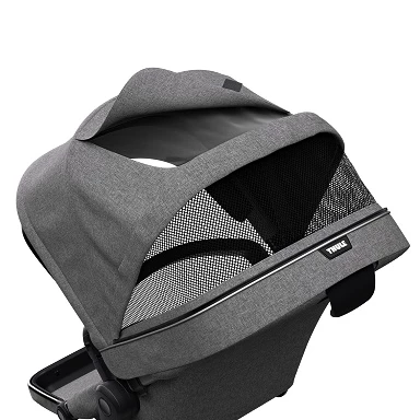 Strecha kočíka Thule Sleek chráni pred slnkom