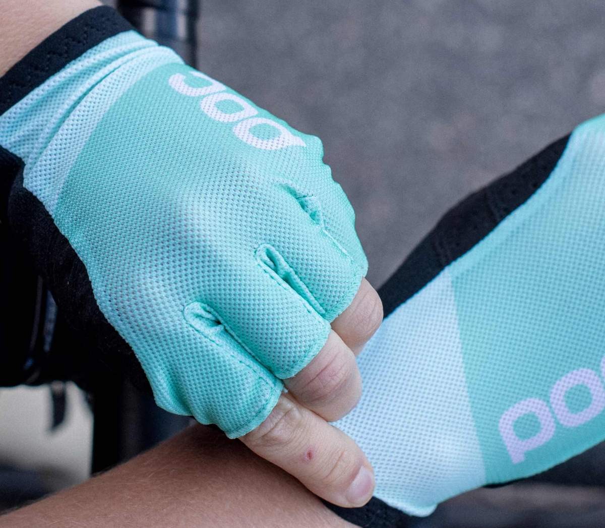 Cyklistické rukavice POC Essential Road Mesh Short Glove Fluorite Green